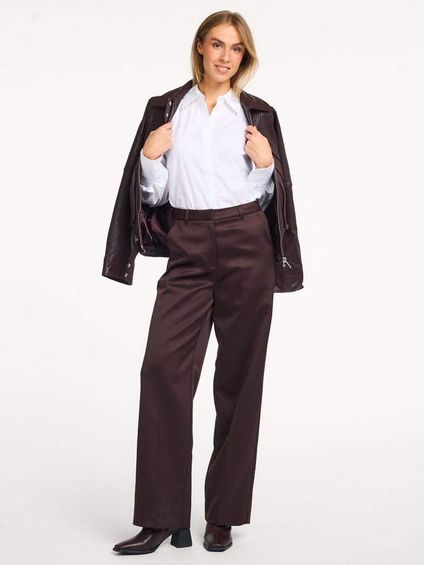 Ontdek de Shine geweven pantalon van Copenhagen Muse in de kleur donkerbruin bij Orangebag. Op werkdagen voor 21:45 besteld, morgen in huis.