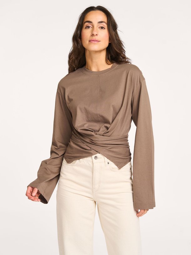 Ontdek de Syf katoenen top van Club L`avenir in de kleur groen/bruin bij Orangebag. Op werkdagen voor 21:45 besteld, morgen in huis.