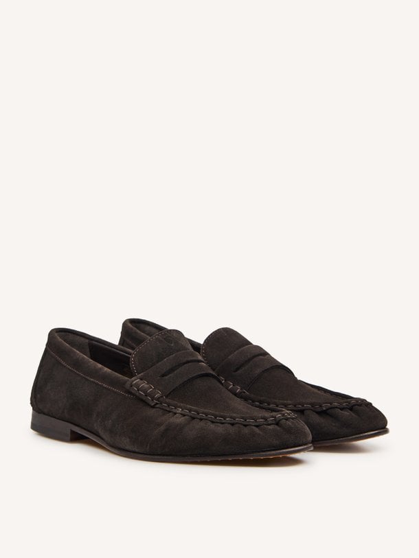 Posa Penny - Suède Loafers - Donkerbruin Ontdek de Penny suède loafers van Posa in de kleur donkerbruin bij Orangebag. Op werkdagen voor 21:45 besteld, morgen in huis.