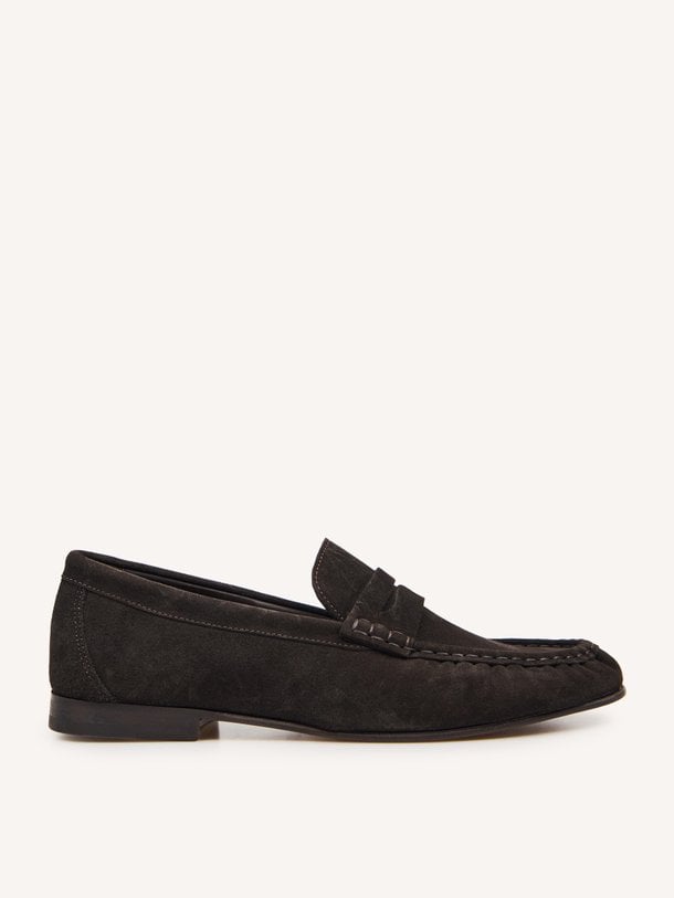 Posa Penny - Suède Loafers - Donkerbruin Ontdek de Penny suède loafers van Posa in de kleur donkerbruin bij Orangebag. Op werkdagen voor 21:45 besteld, morgen in huis.