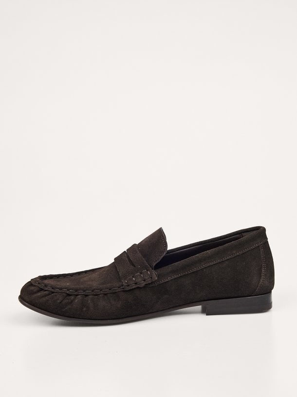 Ontdek de Penny suède loafers van Posa in de kleur donkerbruin bij Orangebag. Op werkdagen voor 21:45 besteld, morgen in huis.