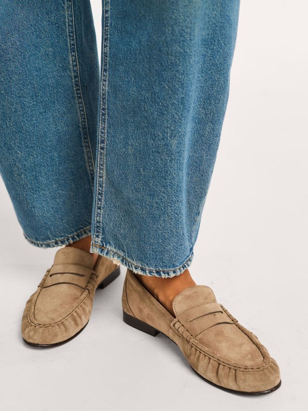 Ontdek de Penny suède loafers van Posa in de kleur taupe bij Orangebag. Op werkdagen voor 21:45 besteld, morgen in huis.