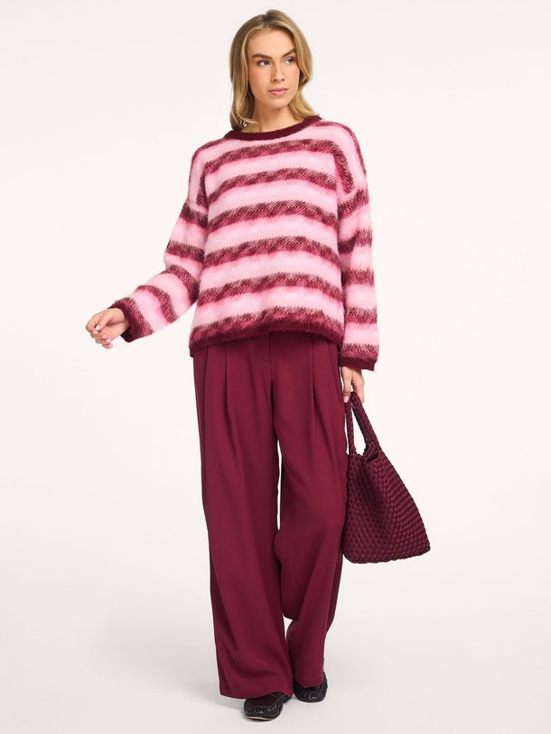 Ontdek de Alpacamix gestreepte trui van Summum in de kleur roze bij Orangebag. Op werkdagen voor 21:45 besteld, morgen in huis.