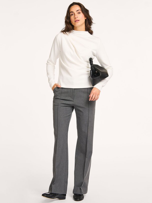 Ontdek de Salot viscosemix krijtstreep pantalon van Samsoe Samsoe in de kleur grijs bij Orangebag. Op werkdagen voor 21:45 besteld, morgen in huis.