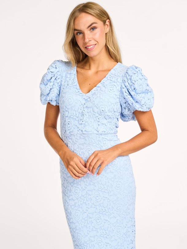 Ontdek de Danee katoenmix kanten maxi jurk van Freebird in de kleur lichtblauw bij Orangebag. Op werkdagen voor 21:45 besteld, morgen in huis.