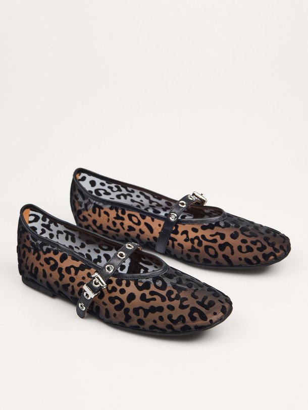 Ontdek de Karis mesh leopard ballerina's van Sofie Schnoor in de kleur zwart bij Orangebag. Op werkdagen voor 21:45 besteld, morgen in huis.