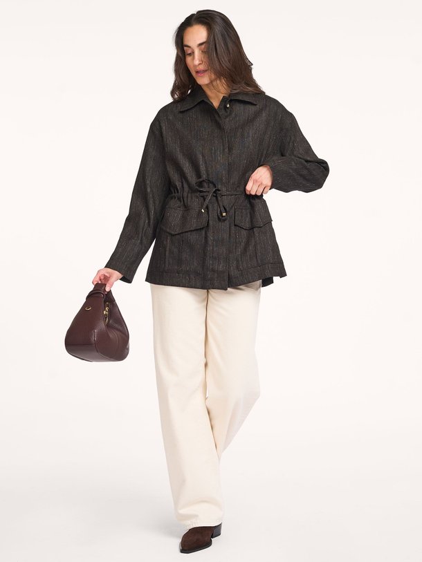 Ontdek de Gabriel wolmix gemêleerd jasje van Sessun in de kleur donkerbruin bij Orangebag. Op werkdagen voor 21:45 besteld, morgen in huis.