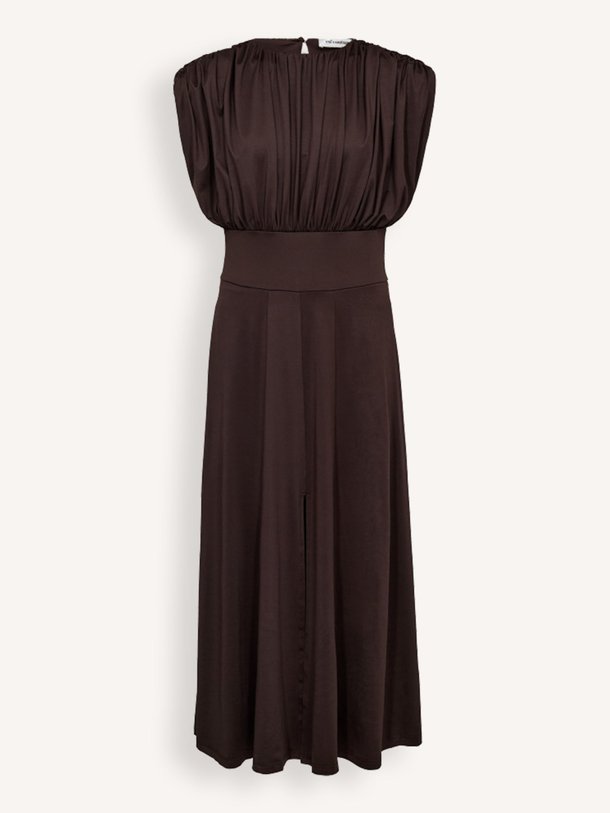 Ontdek de Cattia jersey maxi jurk van Co'Couture in de kleur donkerbruin bij Orangebag. Op werkdagen voor 21:45 besteld, morgen in huis.