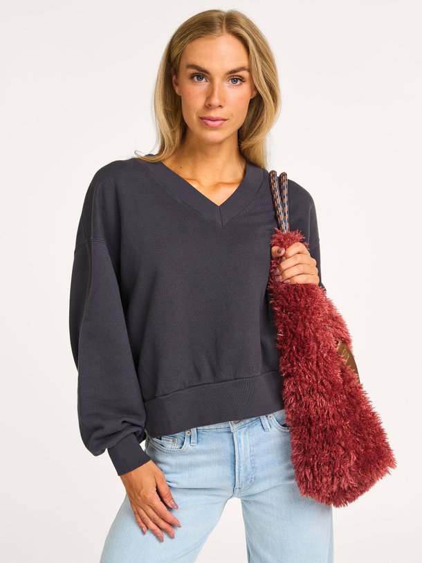 Ontdek de Varola katoenen sweater van Bellerose in de kleur donkerblauw bij Orangebag. Op werkdagen voor 21:45 besteld, morgen in huis.