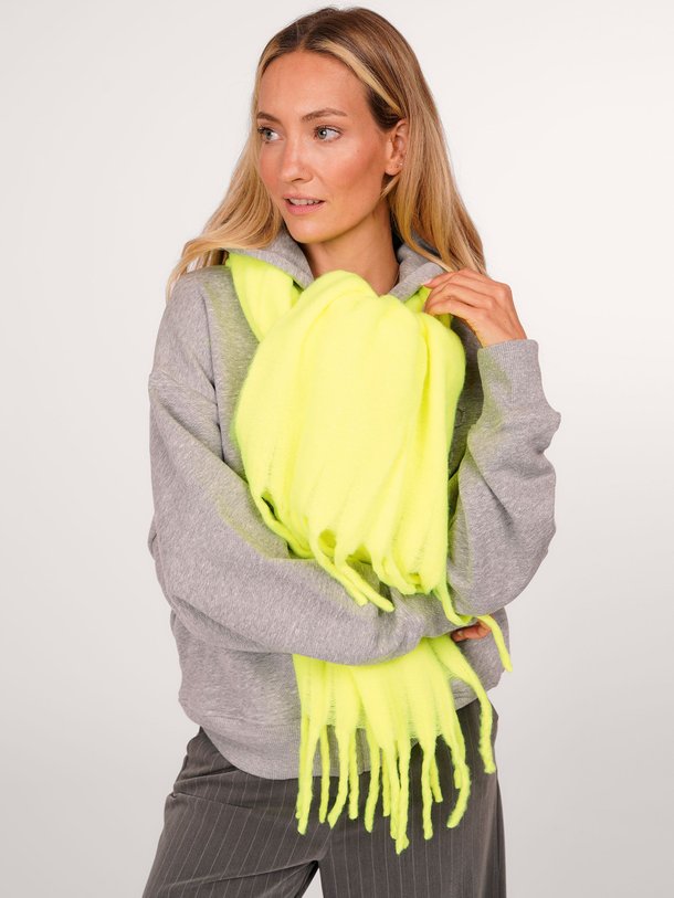 Ontdek de Zinaco wolmix sjaal van American Vintage in de kleur geel bij Orangebag. Op werkdagen voor 21:45 besteld, morgen in huis.