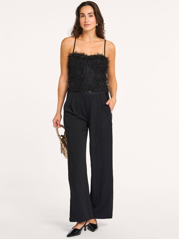 Ontdek de Amina geweven logo broek met glitter bies van Co'Couture in de kleur zwart bij Orangebag. Op werkdagen voor 21:45 besteld, morgen in huis.