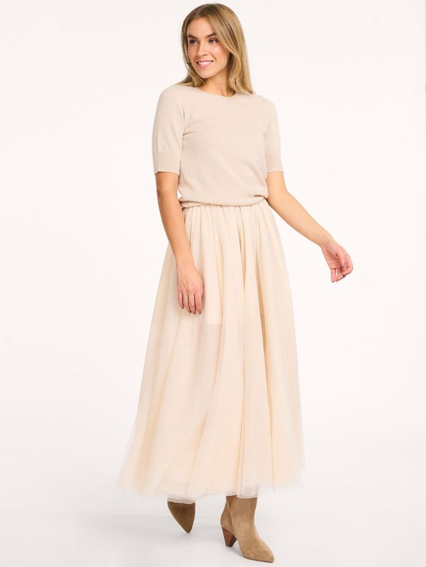 Ontdek de Kayla geweven mesh rok van Sofie Schnoor in de kleur crème bij Orangebag. Op werkdagen voor 21:45 besteld, morgen in huis.