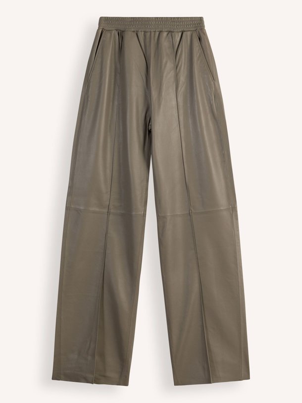 Ontdek de Lucca lederen jogger van Alter Ego in de kleur bruingrijs bij Orangebag. Op werkdagen voor 21:45 besteld, morgen in huis.