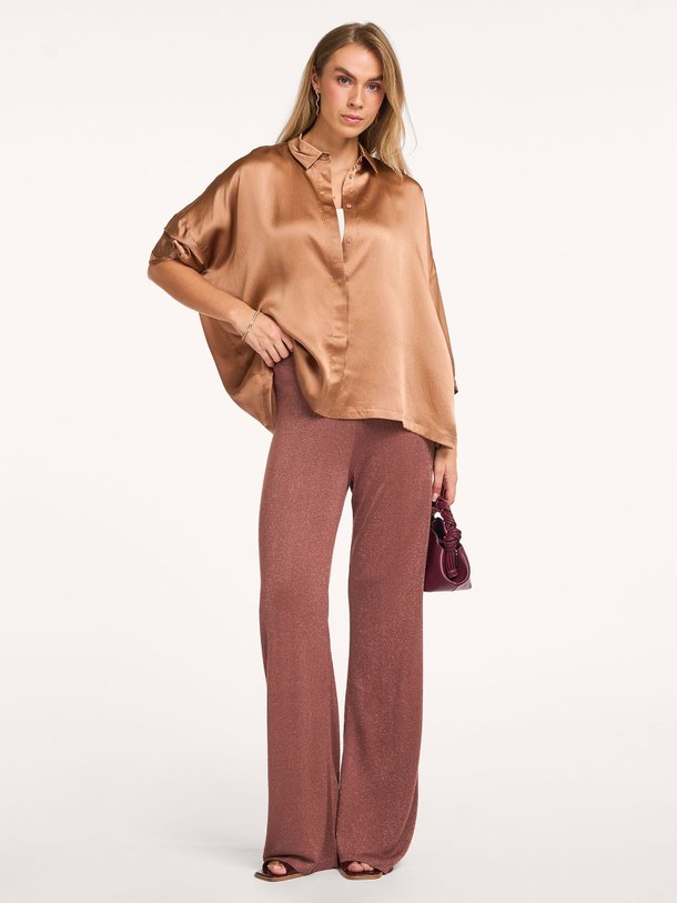 Ontdek de James rayonmix flared broek van Karma Koma in de kleur oud roze bij Orangebag. Op werkdagen voor 21:45 besteld, morgen in huis.