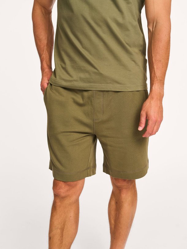 Ontdek de Sewalk katoenen sweat short van Boss in de kleur donkergroen bij Orangebag. Op werkdagen voor 21:45 besteld, morgen in huis.