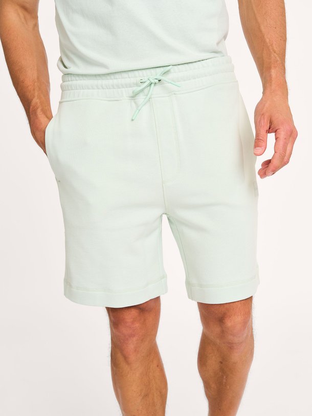 Ontdek de Sewalk katoenen sweatshort van Boss in de kleur mintgroen bij Orangebag. Op werkdagen voor 21:45 besteld, morgen in huis.