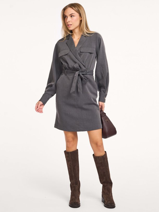 Ontdek de Doraline viscosemix jurk van Freebird in de kleur donkergrijs bij Orangebag. Op werkdagen voor 21:45 besteld, morgen in huis.