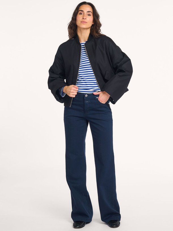 Ontdek de Gillan low waist wide leg non-stretch jeans van Closed in de kleur donkerblauw bij Orangebag. Op werkdagen voor 21:45 besteld, morgen in huis.