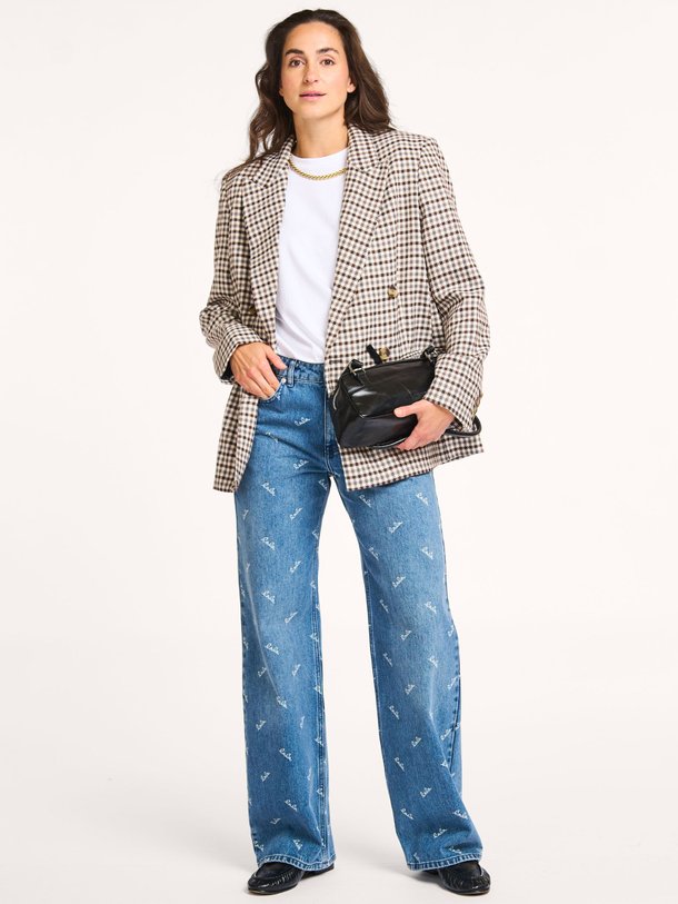 Ontdek de Bridget wolmix geruite blazer van Lala Berlin in de kleur ecru bij Orangebag. Op werkdagen voor 21:45 besteld, morgen in huis.