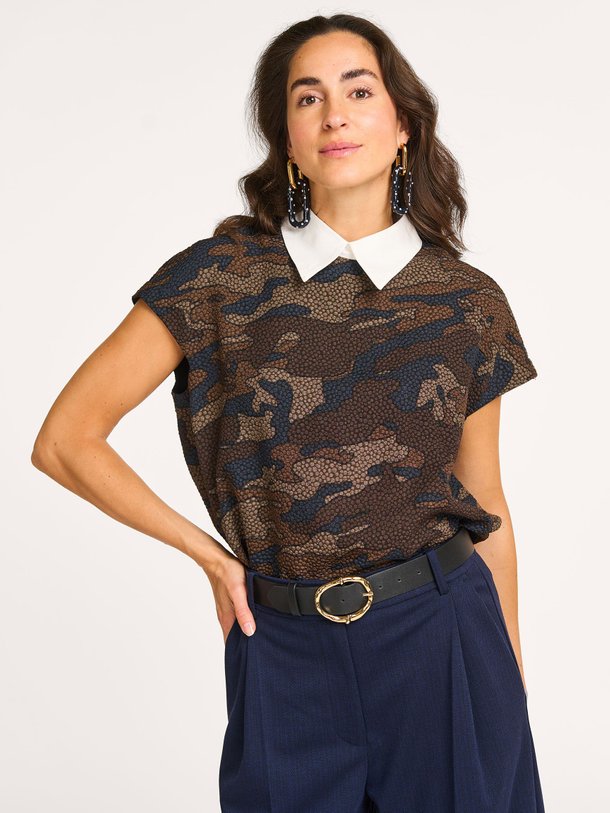 Ontdek de Introduction geweven top met print van Essentiel Antwerp in de kleur legergroen bij Orangebag. Op werkdagen voor 21:45 besteld, morgen in huis.