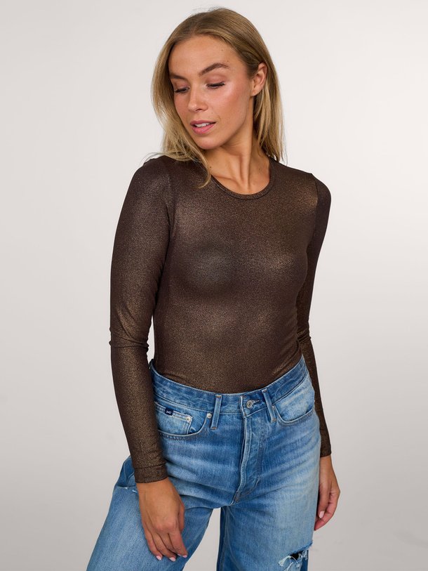 Ontdek de M014 Viscosemix top met glitters van Majestic Filatures in de kleur bruin bij Orangebag. Op werkdagen voor 21:45 besteld, morgen in huis.