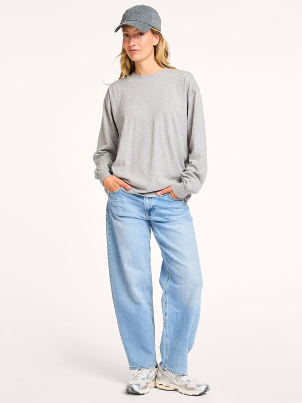 Ontdek de Organic cotton gemêleerde oversized longsleeve van Colorful Standard in de kleur grijs bij Orangebag. Op werkdagen voor 21:45 besteld, morgen in huis.