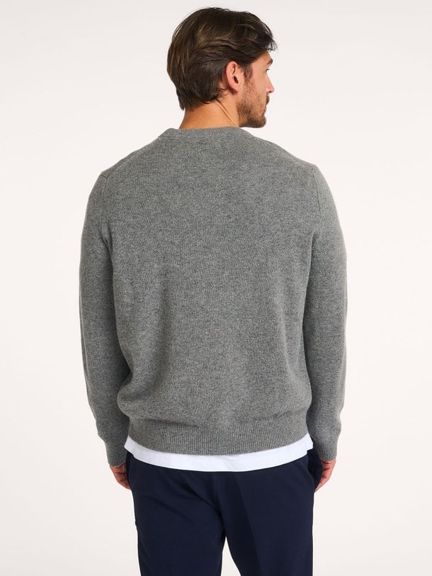 Samsoe Samsoe Isak - Wollen Gemêleerde Trui - Grijs Ontdek de Isak wollen gemêleerde trui van Samsoe Samsoe in de kleur grijs bij Orangebag. Op werkdagen voor 21:45 besteld, morgen in huis.