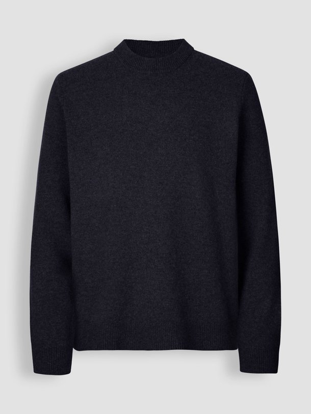 Samsoe Samsoe Isak - Wollen Trui - Donkerblauw Ontdek de Isak wollen trui van Samsoe Samsoe in de kleur donkerblauw bij Orangebag. Op werkdagen voor 21:45 besteld, morgen in huis.