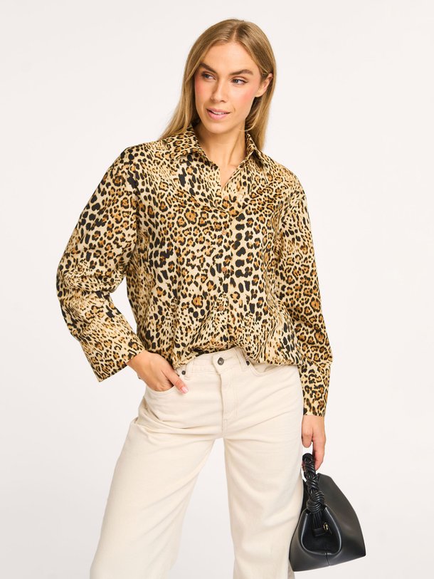 Ontdek de Bernou katoenmix blouse met print van Studio Anneloes in de kleur bruin bij Orangebag. Op werkdagen voor 21:45 besteld, morgen in huis.