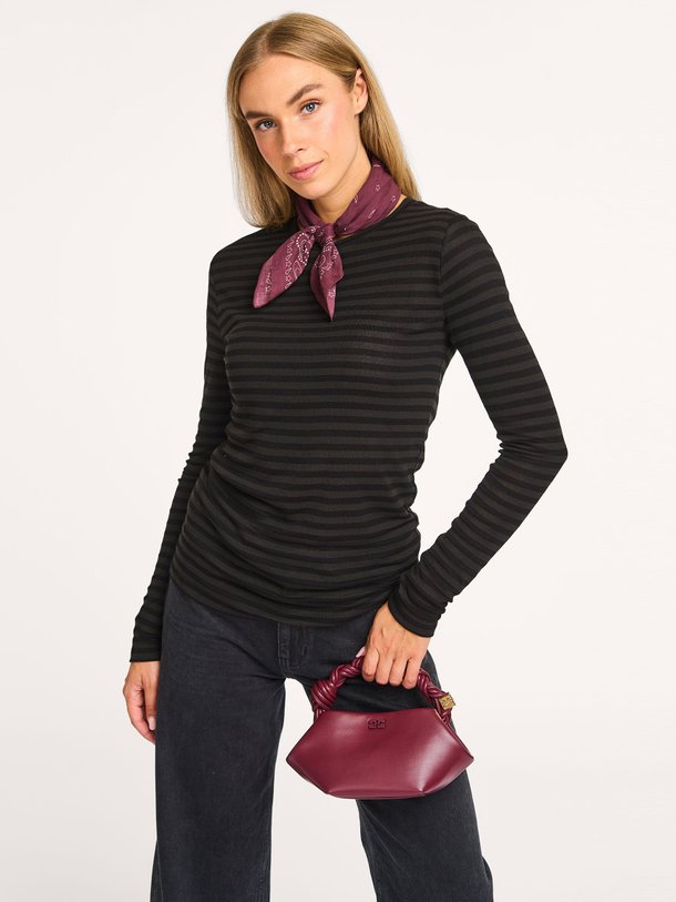 Ontdek de Viscosemix gestreepte longsleeve van By-Bar in de kleur zwart bij Orangebag. Op werkdagen voor 21:45 besteld, morgen in huis.