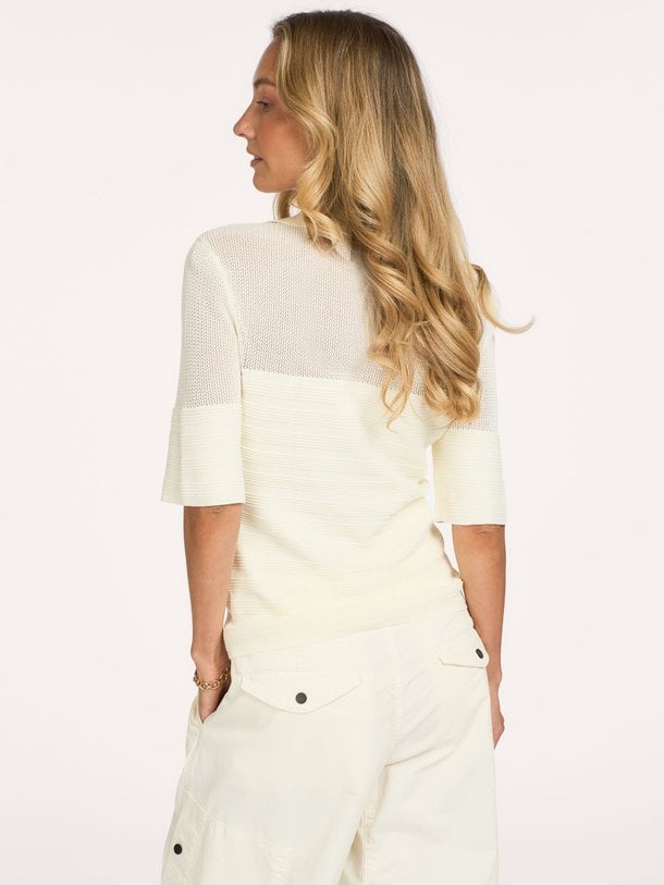 Gestuz Magny - Viscosemix Top - Beige Ontdek de Magny viscosemix top van Gestuz in de kleur beige bij Orangebag. Op werkdagen voor 21:45 besteld, morgen in huis.
