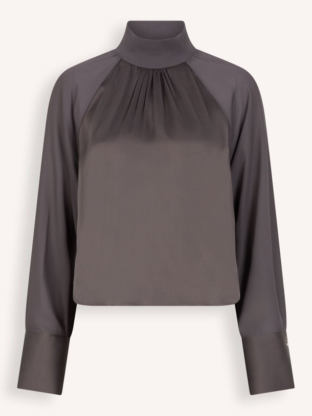 Ontdek de Estela zijdemix top van Dante 6 in de kleur grijs bij Orangebag. Op werkdagen voor 21:45 besteld, morgen in huis.