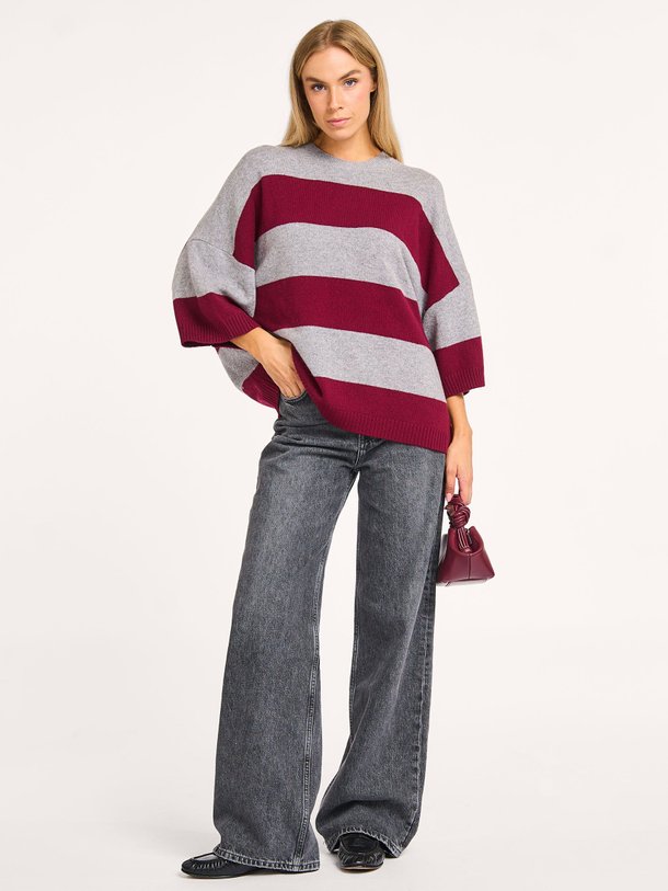 Ontdek de Wollen trui met gestreept dessin van Zenggi in de kleur grijs bij Orangebag. Op werkdagen voor 21:45 besteld, morgen in huis.