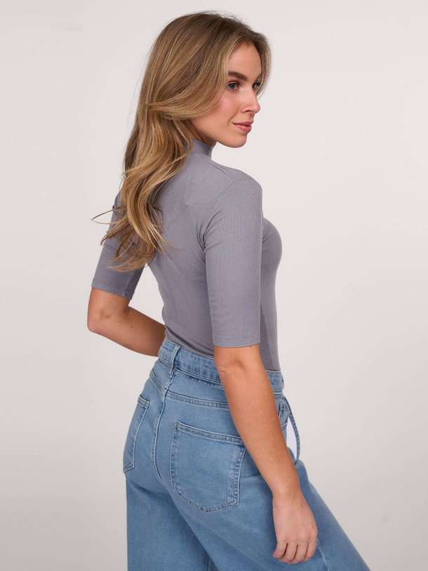 Ontdek de Krown eco vero viscosemix rib T-shirt van Modstrom in de kleur grijs bij Orangebag. Op werkdagen voor 21:45 besteld, morgen in huis.