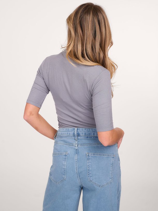 Ontdek de Krown eco vero viscosemix rib T-shirt van Modstrom in de kleur grijs bij Orangebag. Op werkdagen voor 21:45 besteld, morgen in huis.