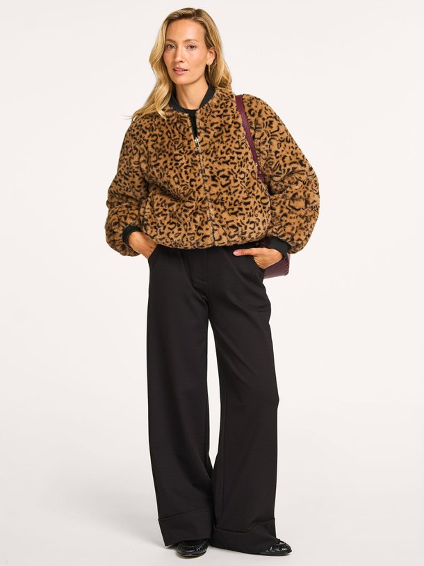 Ontdek de Elfe geweven reversible bomberjack van La Fee Maraboutee in de kleur zwart bij Orangebag. Op werkdagen voor 21:45 besteld, morgen in huis.