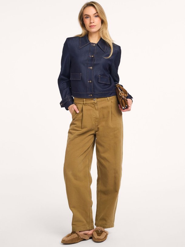 Ontdek de Terry denim jack van Co'Couture in de kleur donkerblauw bij Orangebag. Op werkdagen voor 21:45 besteld, morgen in huis.