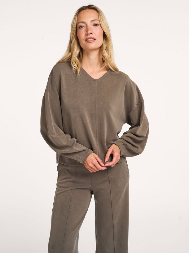 Ontdek de Modalmix top van Summum in de kleur donkergroen bij Orangebag. Op werkdagen voor 21:45 besteld, morgen in huis.