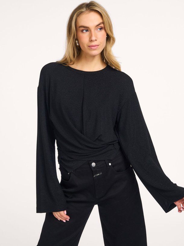 Ontdek de Noemia jersey top met lurex van Club L`avenir in de kleur zwart bij Orangebag. Op werkdagen voor 21:45 besteld, morgen in huis.