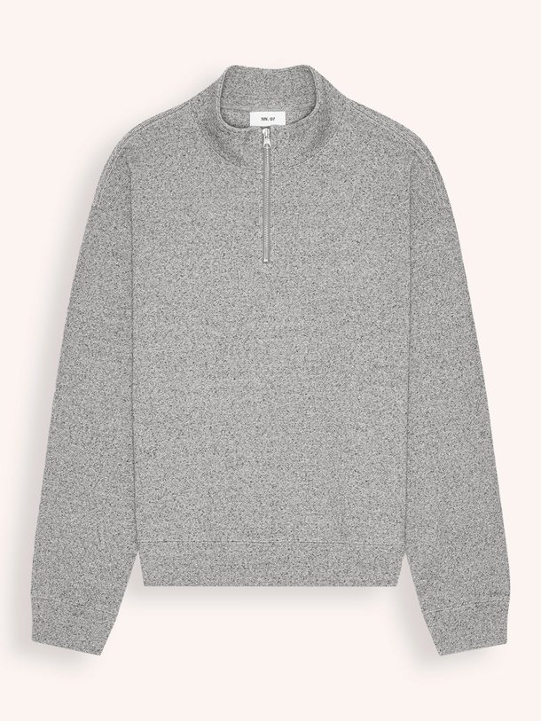 Ontdek de David organic cottonmix gemêleerde trui van NN.07 in de kleur grijs bij Orangebag. Op werkdagen voor 21:45 besteld, morgen in huis.