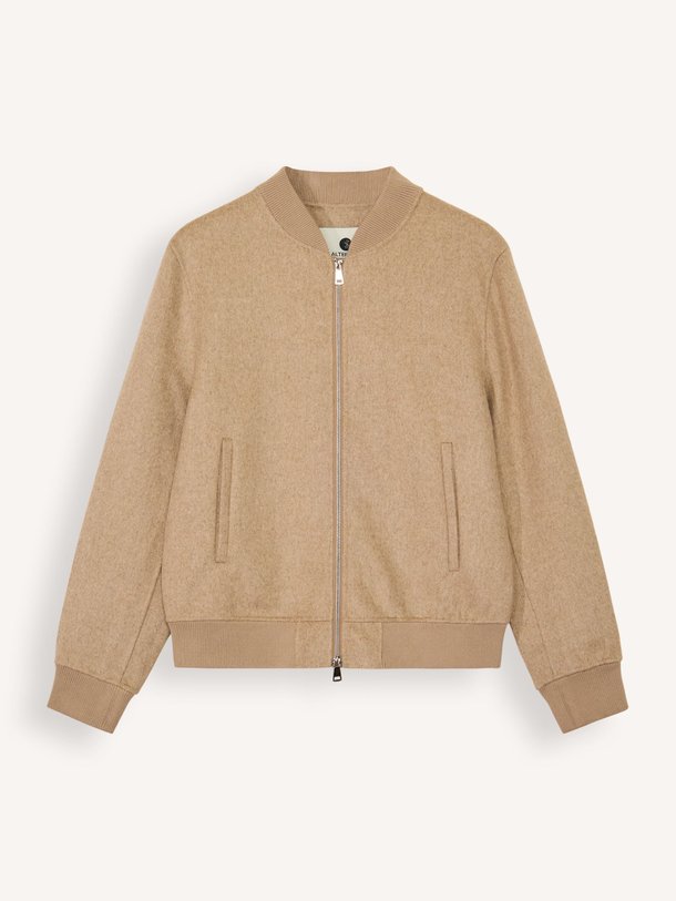 Ontdek de Mick wolmix gemêleerd jack van Alter Ego in de kleur beige bij Orangebag. Op werkdagen voor 21:45 besteld, morgen in huis.