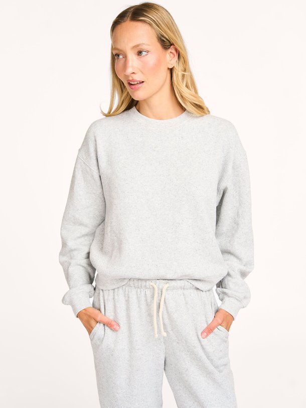 Ontdek de Evona viscosemix gemêleerde sweater van American Vintage in de kleur grijs bij Orangebag. Op werkdagen voor 21:45 besteld, morgen in huis.