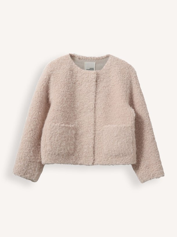 Ontdek de Geweven teddy jasje van Sofie Schnoor in de kleur poeder bij Orangebag. Op werkdagen voor 21:45 besteld, morgen in huis.