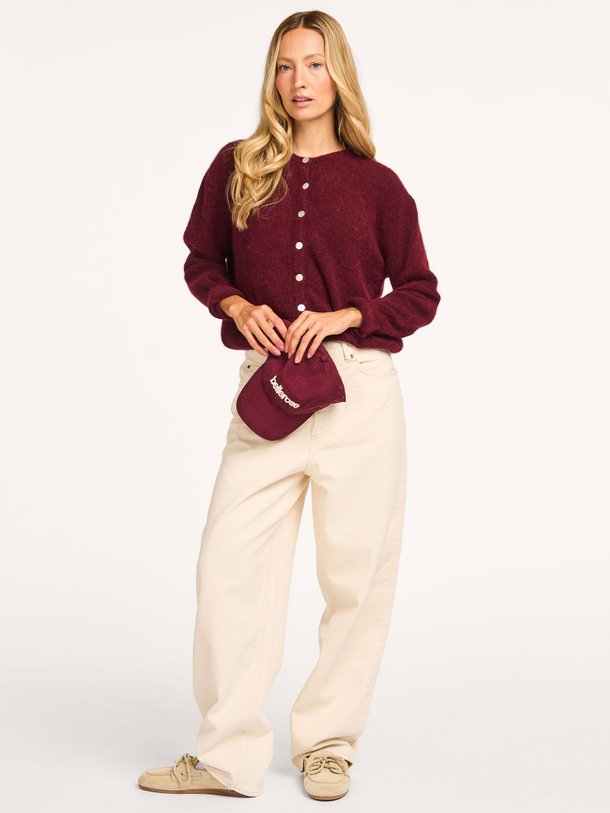 Ontdek de Vitow alpacamix vest van American Vintage in de kleur bordeauxrood bij Orangebag. Op werkdagen voor 21:45 besteld, morgen in huis.