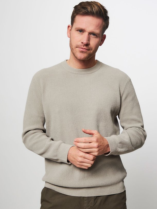 Ontdek de Danny ribgebreide super soft trui van NN.07 in de kleur grijsgroen bij Orangebag. Op werkdagen voor 21:45 besteld, morgen in huis.