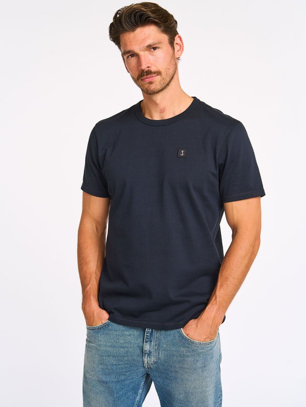 Ontdek de Organic cotton T-shirt van Butcher of Blue in de kleur donkerblauw bij Orangebag. Op werkdagen voor 21:45 besteld, morgen in huis.