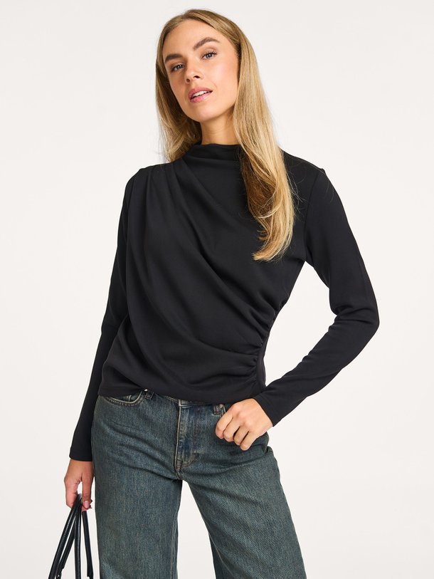 Ontdek de Helle modalmix top van My Essential Wardrobe in de kleur zwart bij Orangebag. Op werkdagen voor 21:45 besteld, morgen in huis.