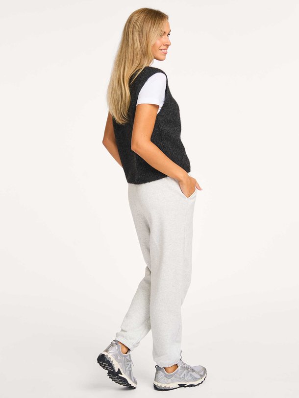 Ontdek de Katoenmix joggingbroek van New Balance in de kleur lichtgrijs bij Orangebag. Op werkdagen voor 21:45 besteld, morgen in huis.