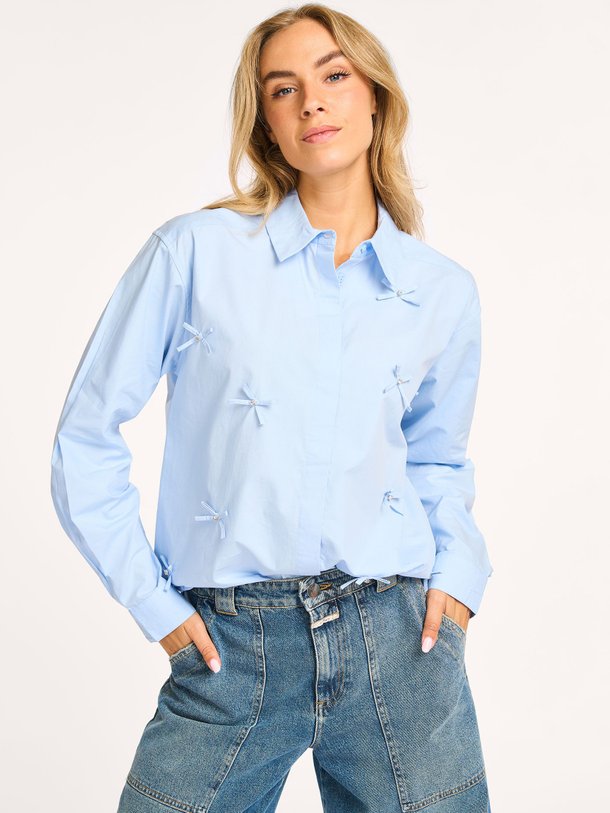 Ontdek de Katoenen blouse van Copenhagen Muse in de kleur blauw bij Orangebag. Op werkdagen voor 21:45 besteld, morgen in huis.
