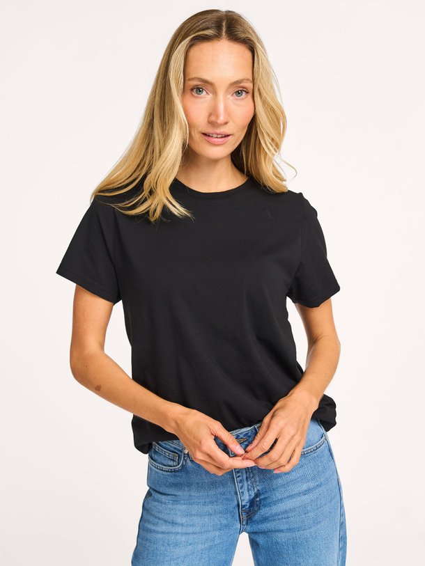 Ontdek de Organic cotton top van Colorful Standard in de kleur zwart bij Orangebag. Op werkdagen voor 21:45 besteld, morgen in huis.